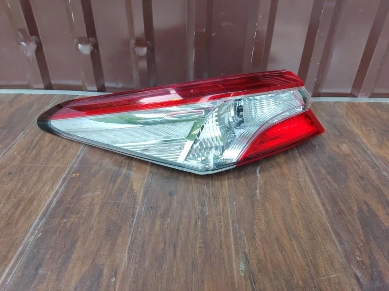 Фонарь Toyota Camry 2018-2021 70
