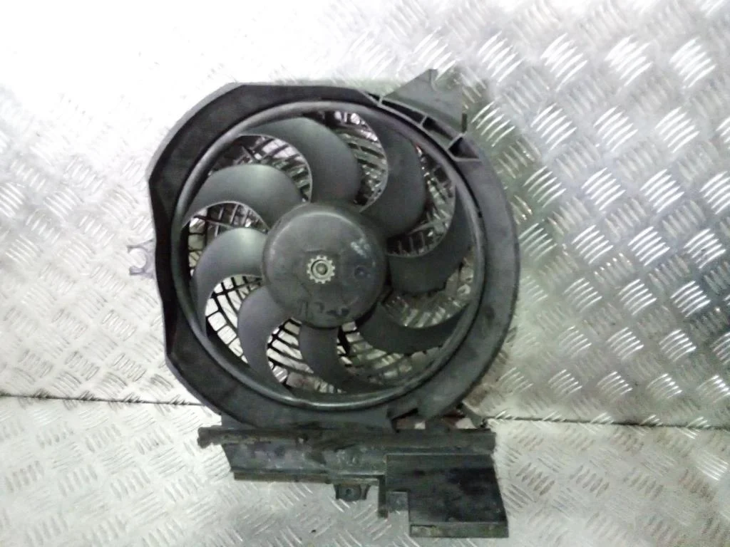 Вентилятор радиатора кондиционера Hyundai SantaFE