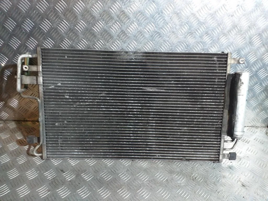 Радиатор кондиционера Hyundai Tucson JM 2004-2009