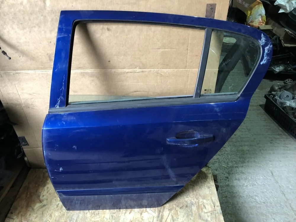Дверь задняя левая Opel astra h 5D