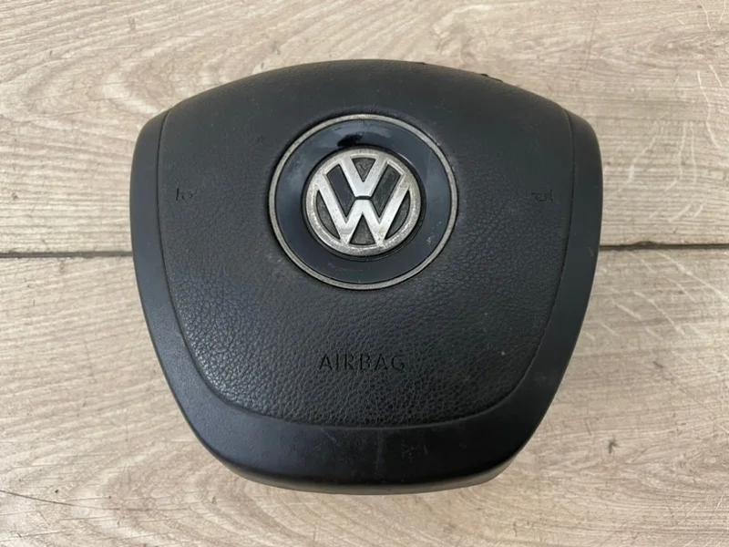 Накладка подушки безопасности водителя VW Touareg 2 2010-2018 7P