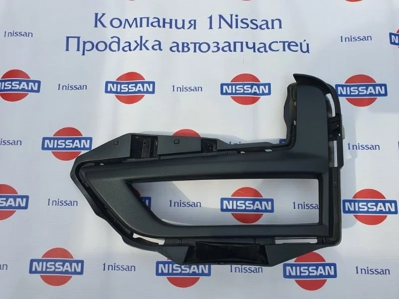 Накладка противотуманной фары Nissan X Trail 01/2019 н.в. 622576FL0B T32 MR20DD, передняя левая