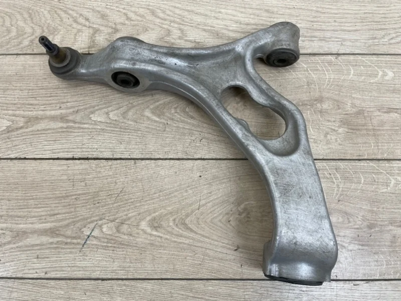 Рычаг подвески нижний VW Touareg 2 2010 - 2018 7P