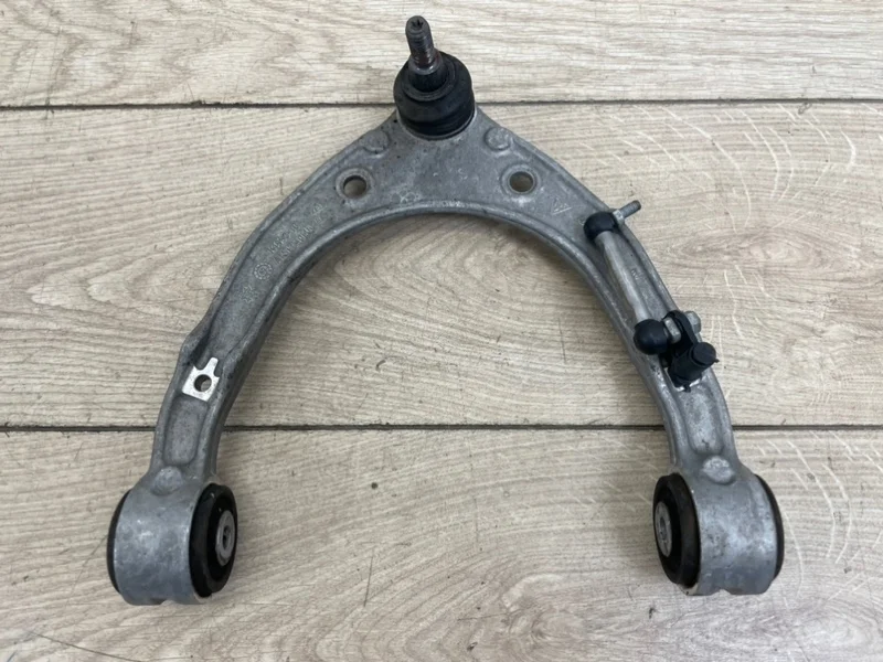 Рычаг подвески верхний VW Touareg 2 2010-2018 7P