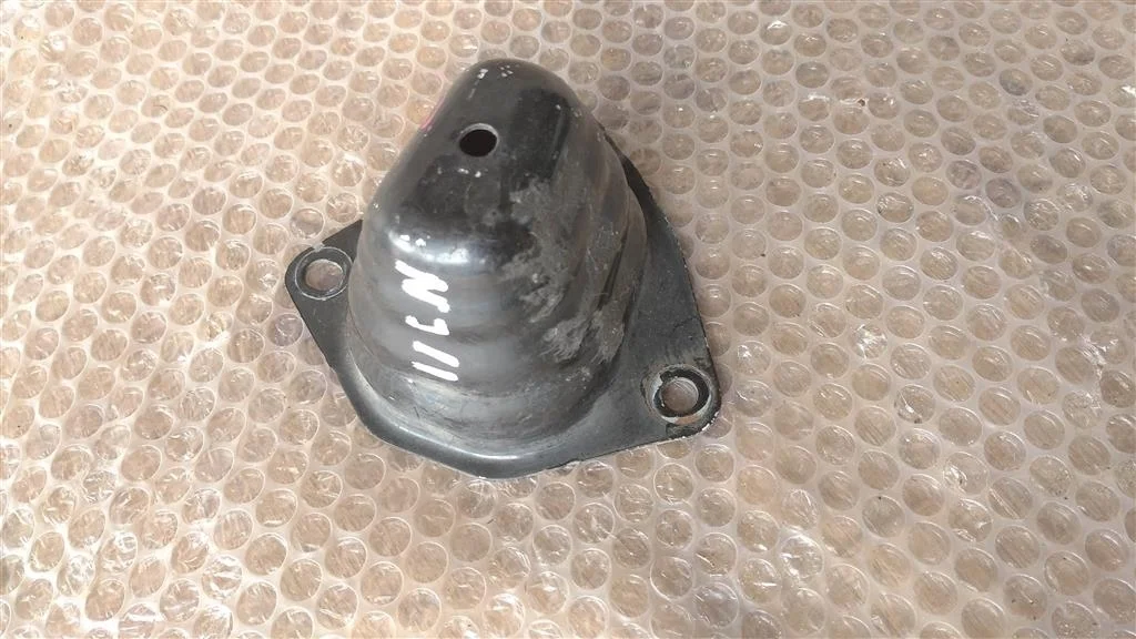 Б.у. кронштейн усилителя бампера зад NISSAN QASHQAI J10 NISSAN QASHQAI J10