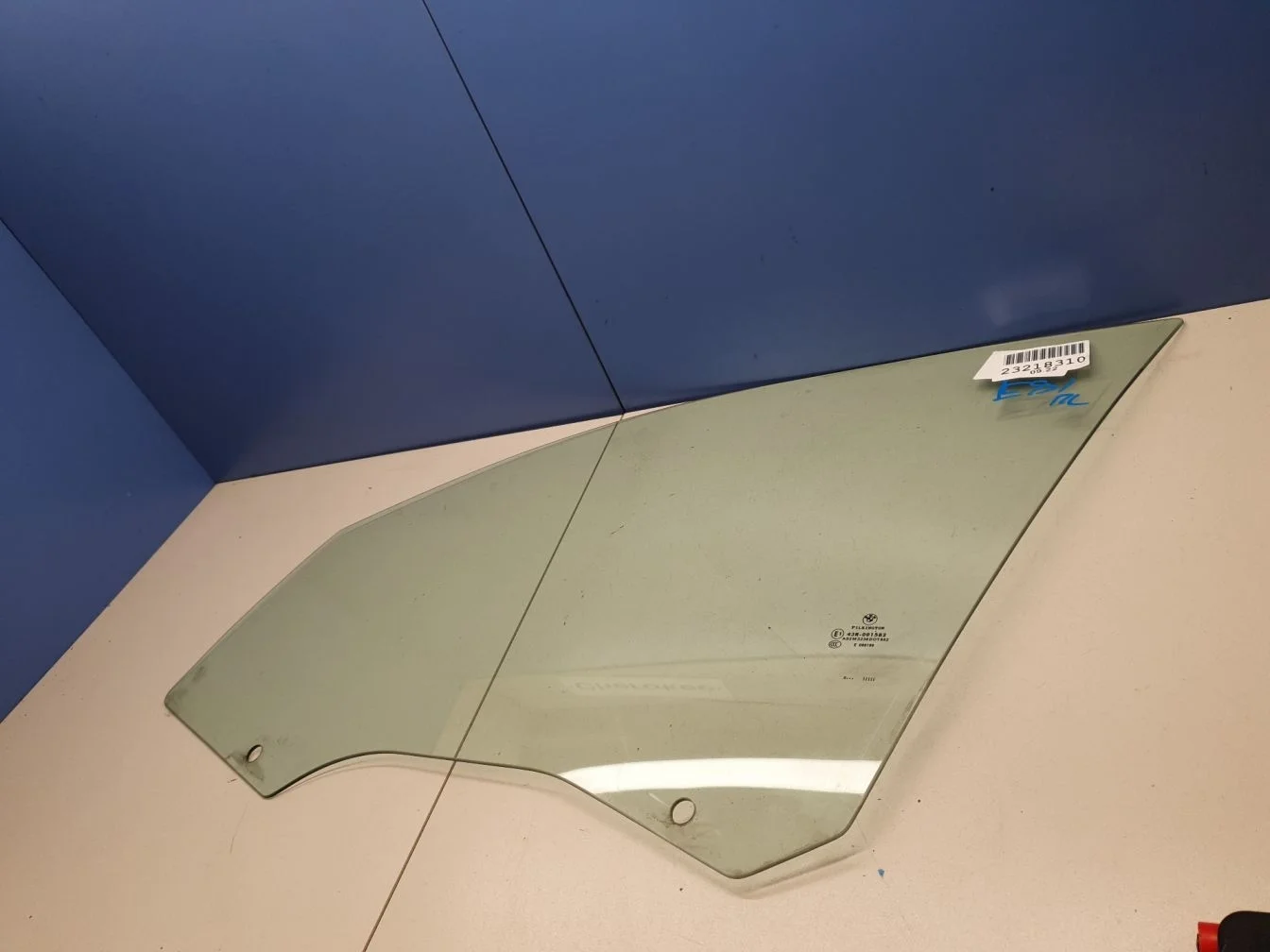 Стекло двери передней левой для BMW 1 E81 E87 2004-2014