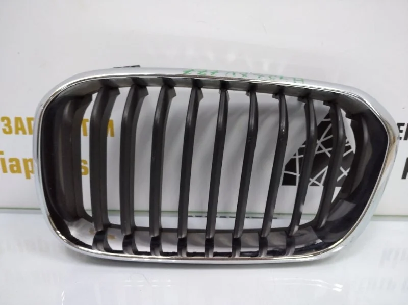 Решетка радиатора BMW 1 2015-2017 F20 Рестайлинг