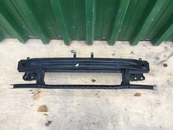 Усилитель бампера Volkswagen Passat 2008 3C0807109D B6, передний