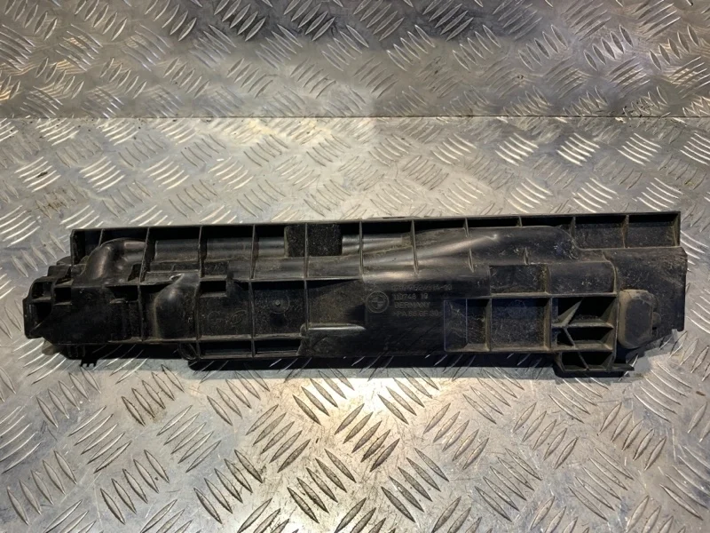 Дефлектор радиатора Bmw 1-Series 2008 17107524914 E87