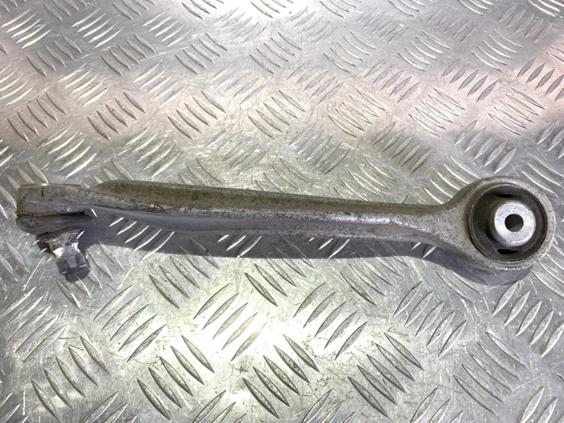 Рычаг подвески Audi A4 2006 8E0407506P B7 2.0, передний правый