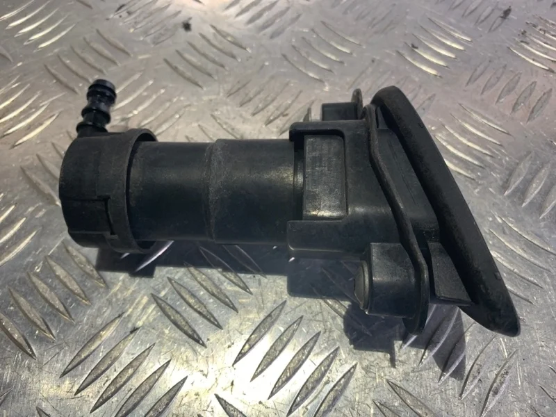 Форсунка омывателя Audi A4 2006 8E0955102D B7, правая