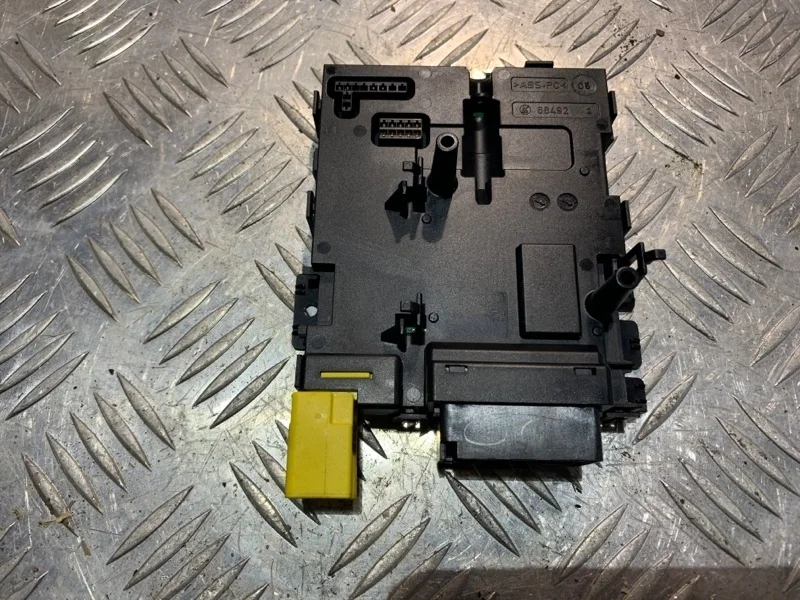 Блок переключателей подрулевых Volkswagen Passat 2009 3C0953549AT B6