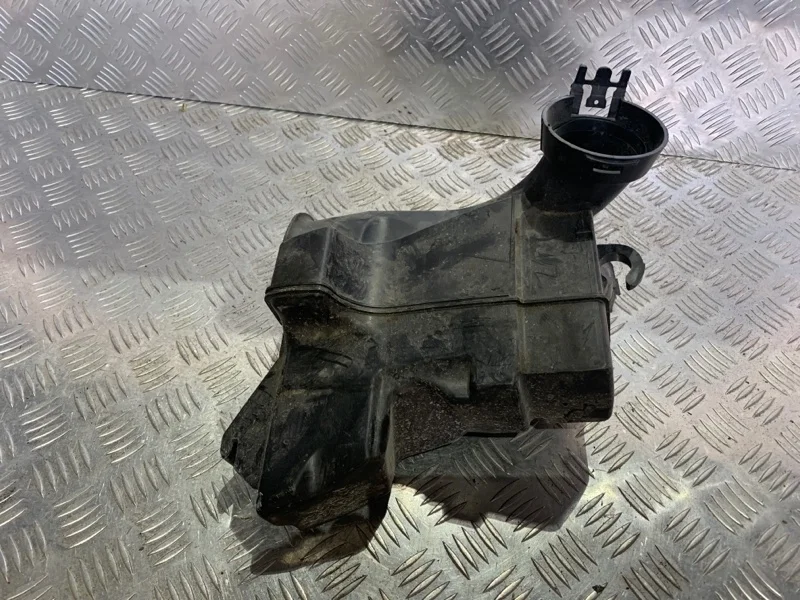 Резонатор воздушного фильтра Peugeot 207 2012 9670624680 1.6