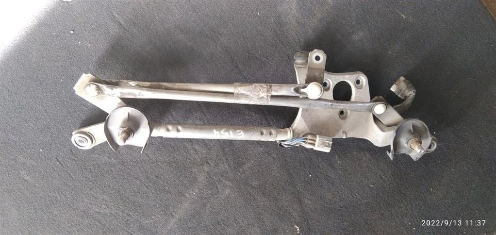 Б.у. трапеция дворников TOYOTA COROLLA ZRE151 TOYOTA COROLLA ZRE151