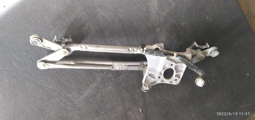Б.у. трапеция дворников TOYOTA COROLLA ZRE151 TOYOTA COROLLA ZRE151