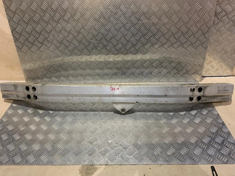 Усилитель бампера Infiniti M35 2004-2010 62030EH10A Y50, передний