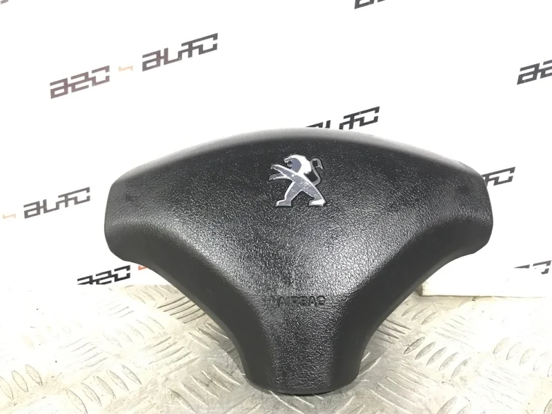 Подушка безопасности в руль airbag Peugeot 308 2012 4112QQ 4E, передняя левая