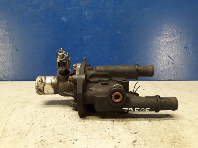 Корпус термостата Opel Astra H 2004-2014 55353311 1.8 Z18XER