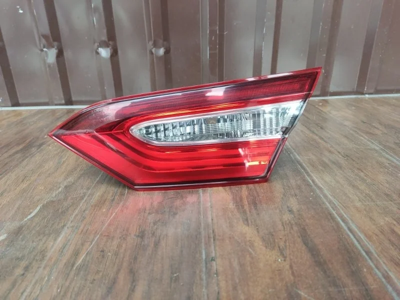 Фонарь Toyota Camry 2018-2021 70