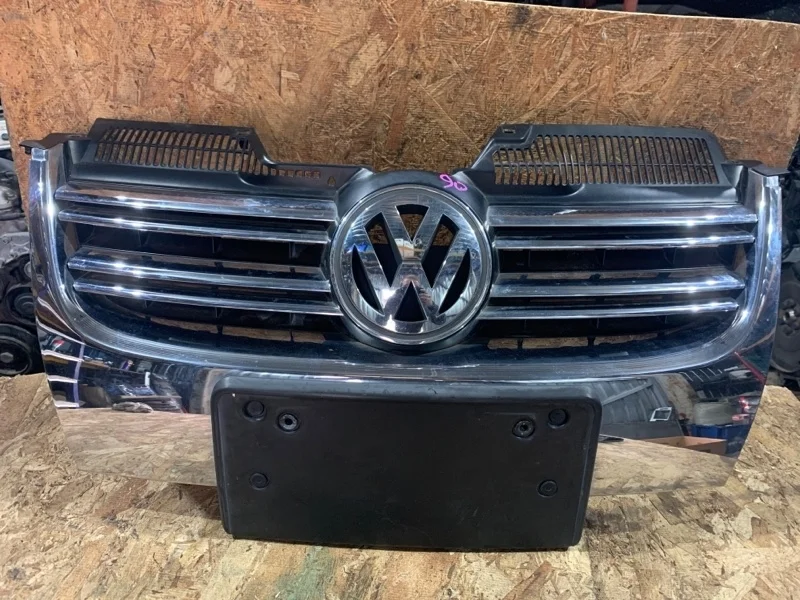 Решетка радиатора Volkswagen Jetta 2005-2010