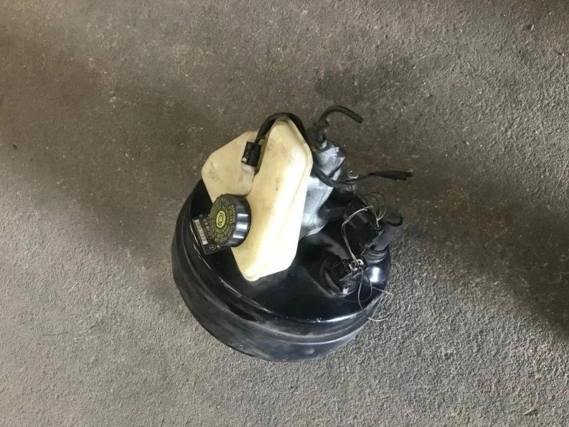 Вакуумный усилитель тормозов Mercedes-Benz S-Class 2214301830 W221