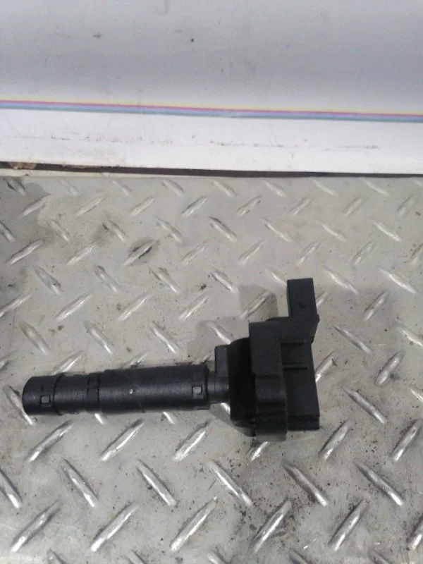 Катушка зажигания Mercedes-Benz C-Class A0001501580 W203 1.8 271