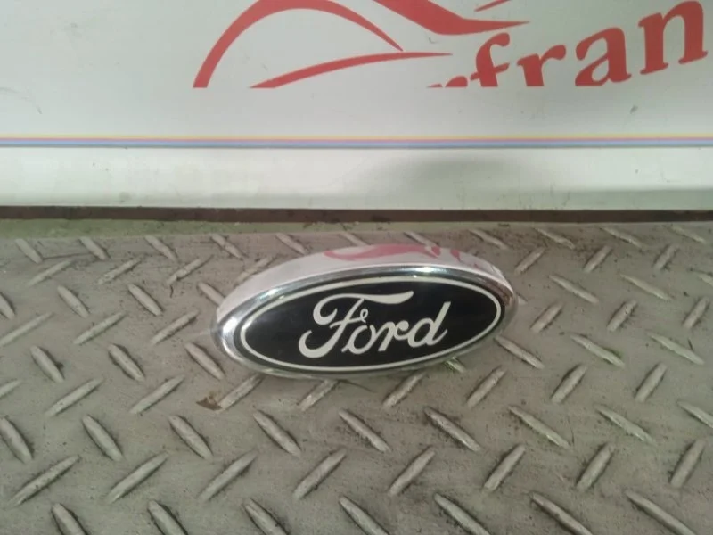 Эмблема Ford Focus 4M518216AA 2