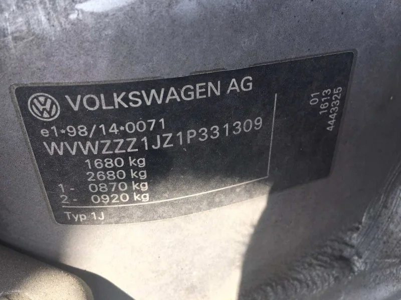 Продажа Volkswagen Golf 1.6 (105Hp) (AZD) FWD MT по запчастям