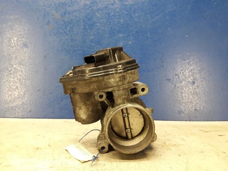 Дроссельная заслонка Ford Focus 2 2004-2011 1537636 1.8 QQDB