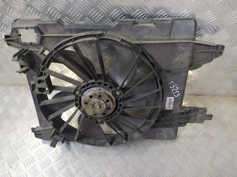 Диффузор радиатора Renault Megane 2003-2009 8200151465