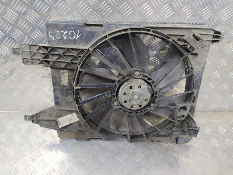 Диффузор радиатора Renault Megane 2003-2009 8200151465