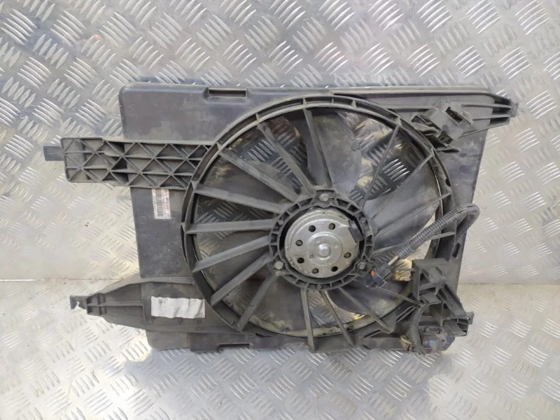 Диффузор радиатора Renault Megane 2003-2009 8200151465