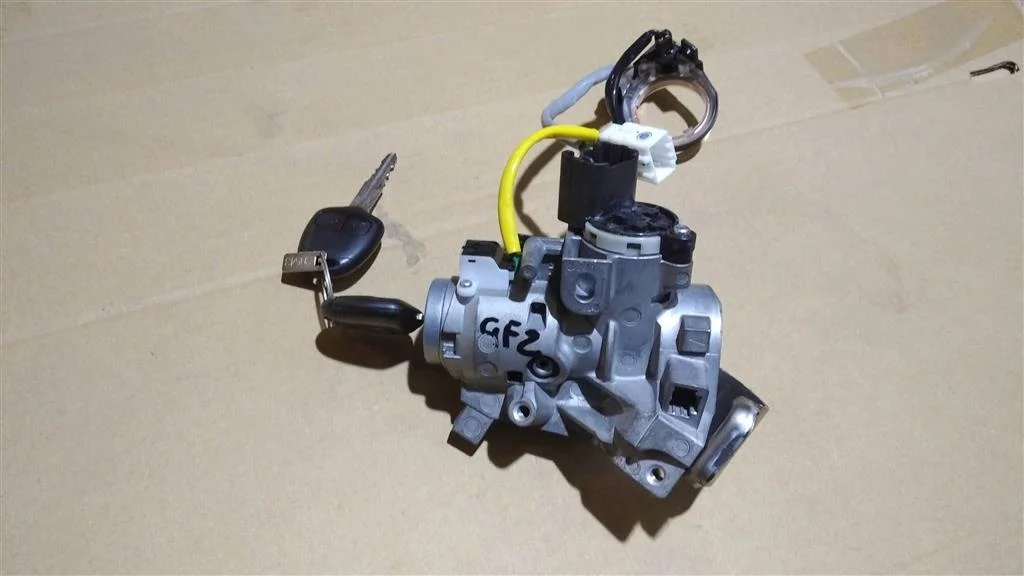 Б.у. замок зажигания MITSUBISHI OUTLANDER GF2W MITSUBISHI OUTLANDER GF2W