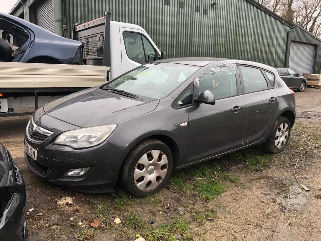 Продажа Opel Astra 1.6 (115Hp) (A16XER) FWD AT по запчастям