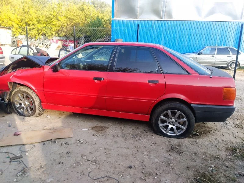 Продажа Audi 80 2.0 (113Hp) (3A) FWD MT по запчастям
