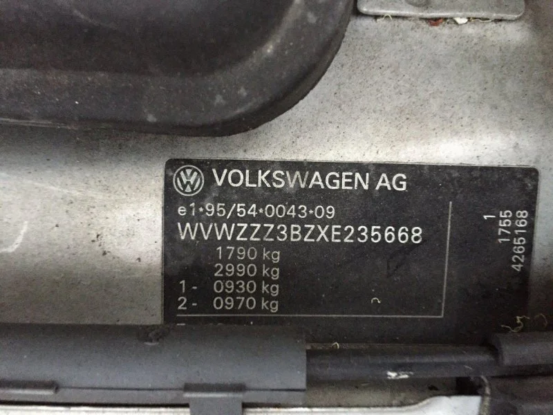 Продажа Volkswagen Passat 1.6 (101Hp) (AHL) FWD MT по запчастям