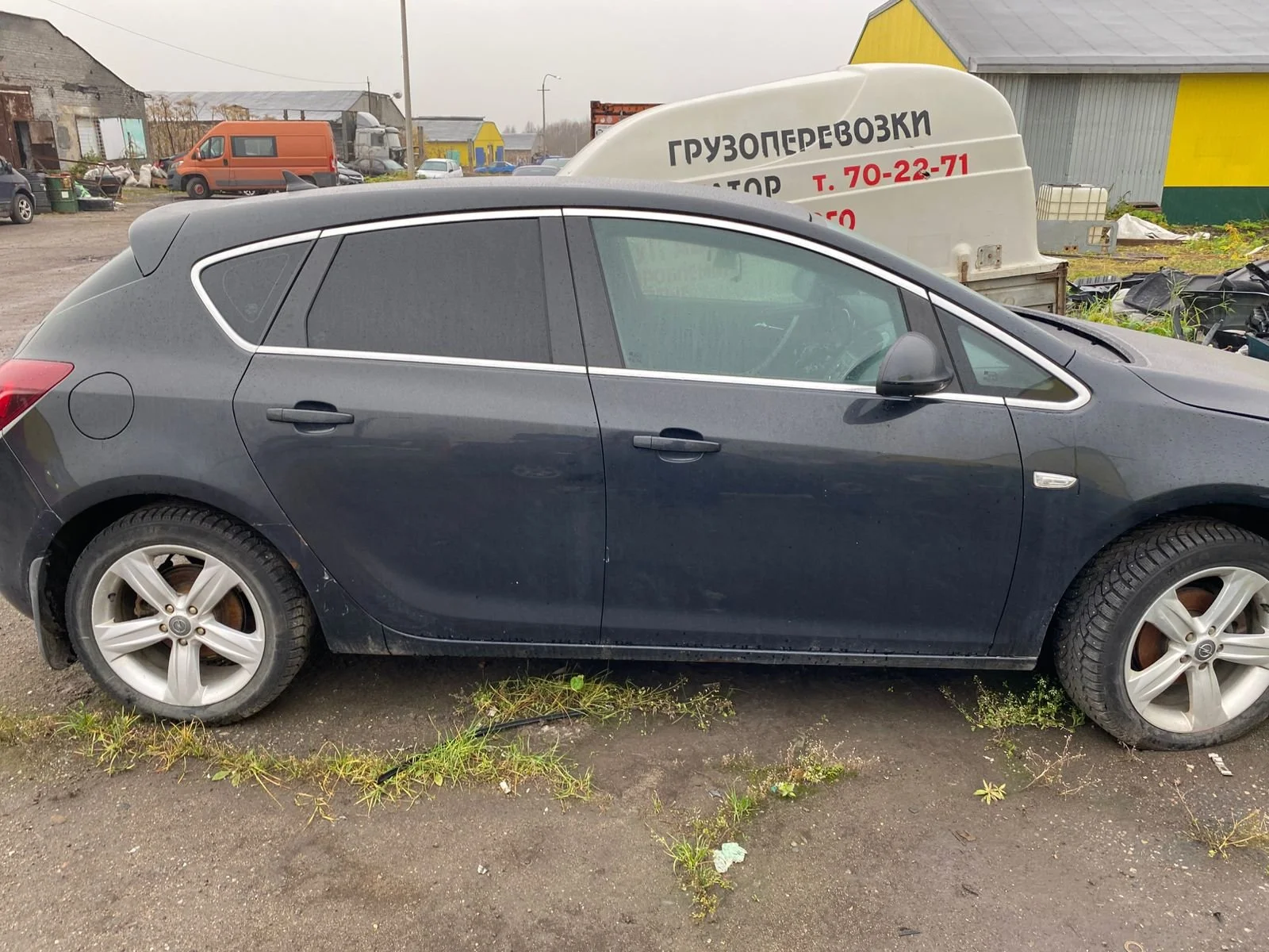 Подкрылок передний правый Opel Astra J Хэтчбек 2009-2017
