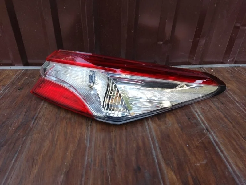 Фонарь Toyota Camry 2018-2021 70
