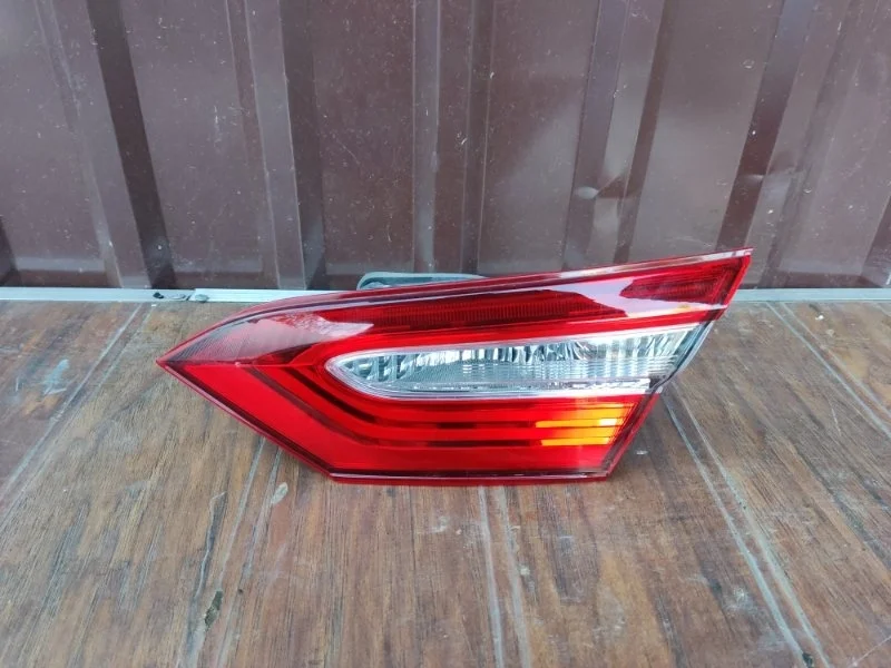 Фонарь Toyota Camry 2018-2021 70