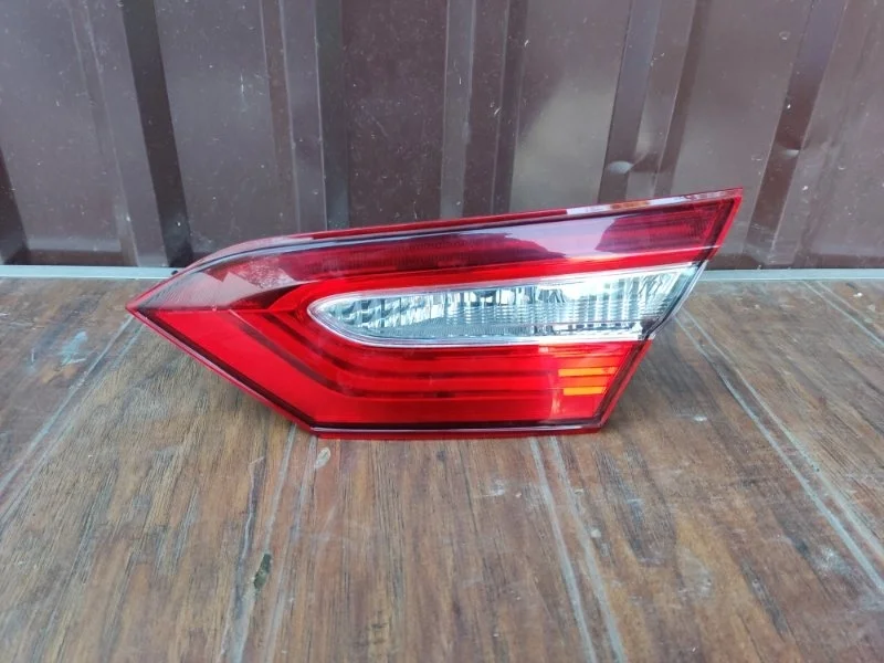 Фонарь Toyota Camry 2018-2021 70