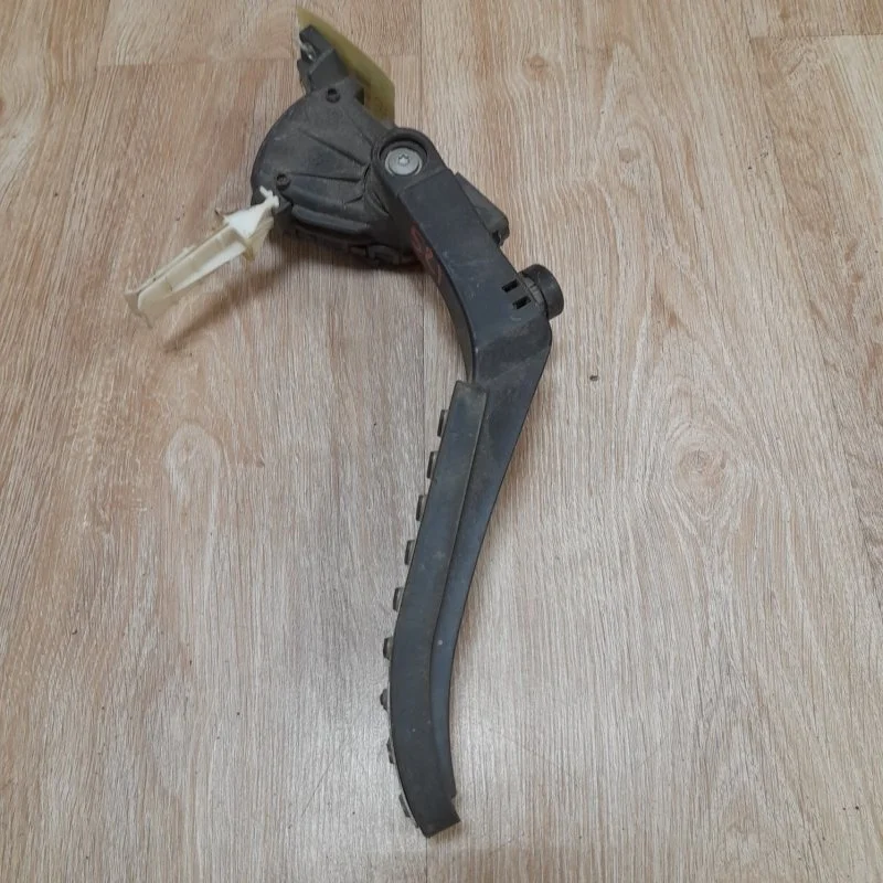 Педаль газа Volkswagen Touareg 2003-2010