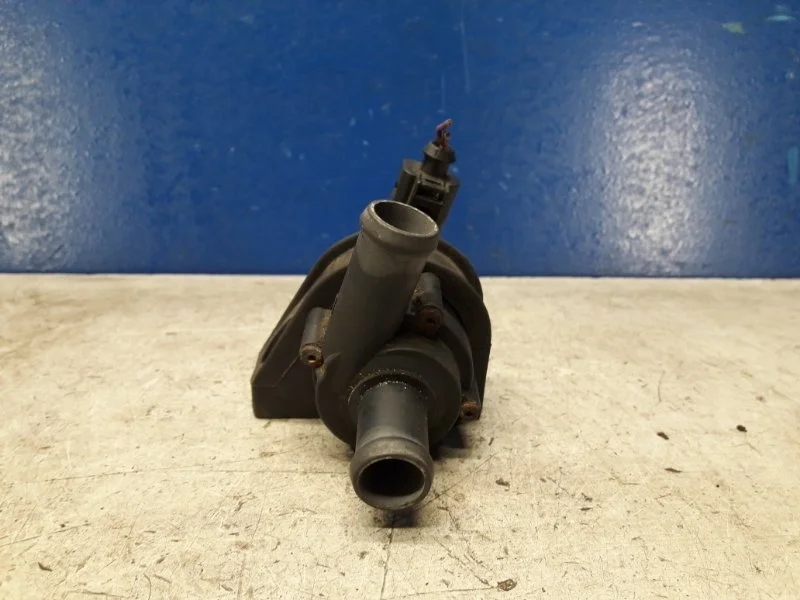 Насос помпа электрический Volkswagen Passat B6 2005-2010 1K0965561G 2.0 BWA