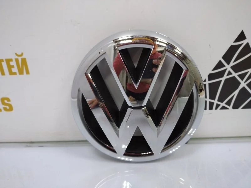 Эмблема Volkswagen Tiguan 2011-2017 5N2 Рестайлинг