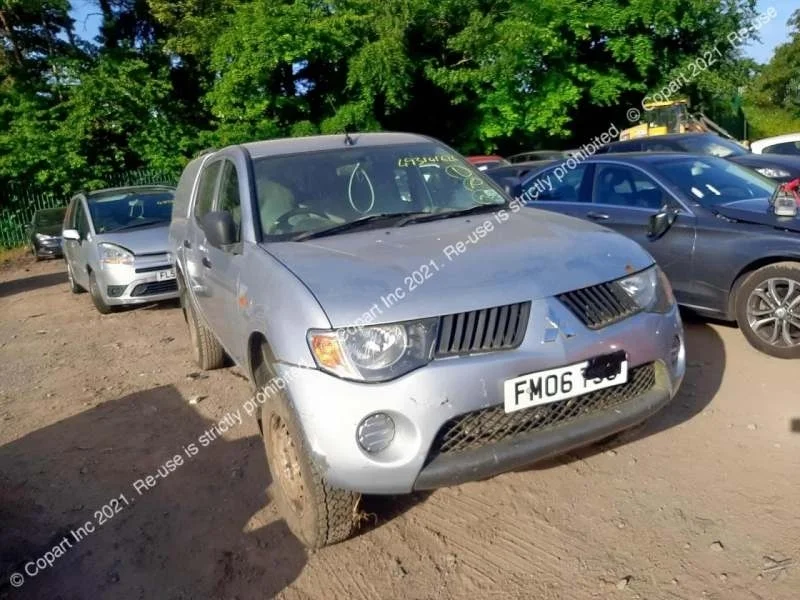Форсунка топливная Mitsubishi L200 2006 KB4T