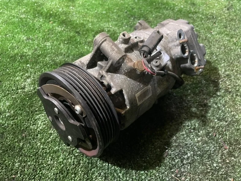 Компрессор кондиционера BMW 320i E90