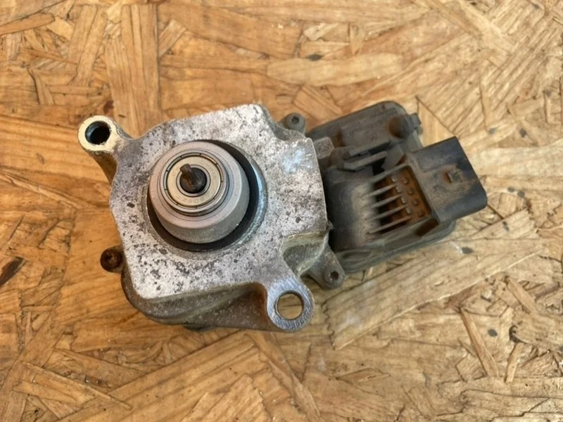 Серводвигатель раздатки BMW X1 2.0DX 2010 E84