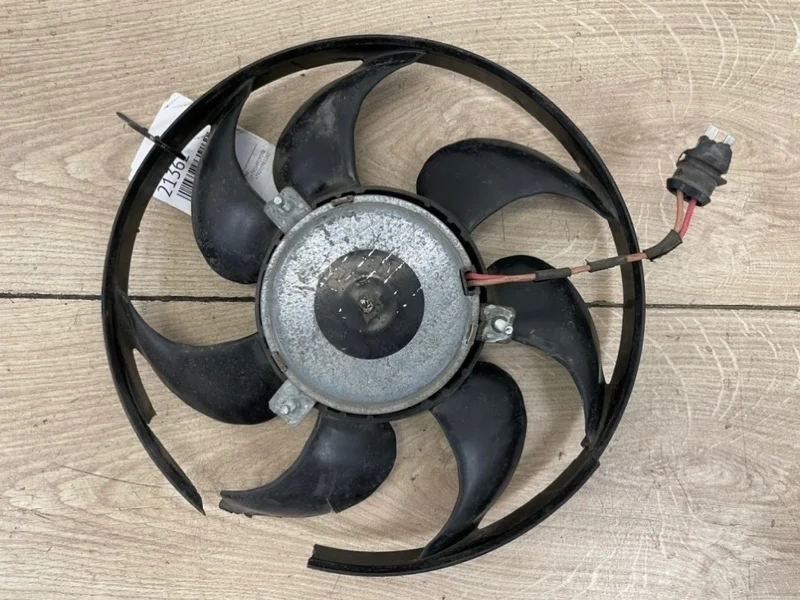 Вентилятор радиатора VW Passat B7 2011-2015 3C