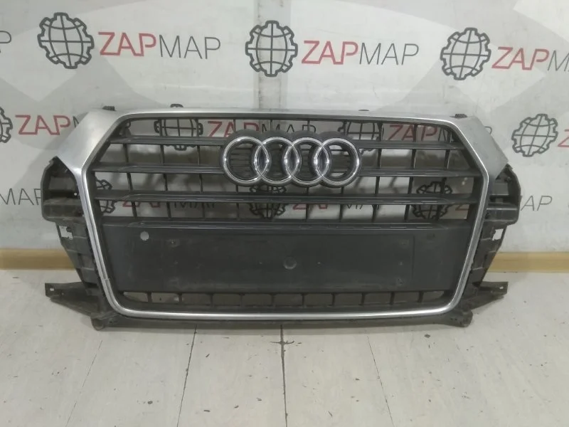 Решетка радиатора передняя Audi Q3 8U 2014-Нв