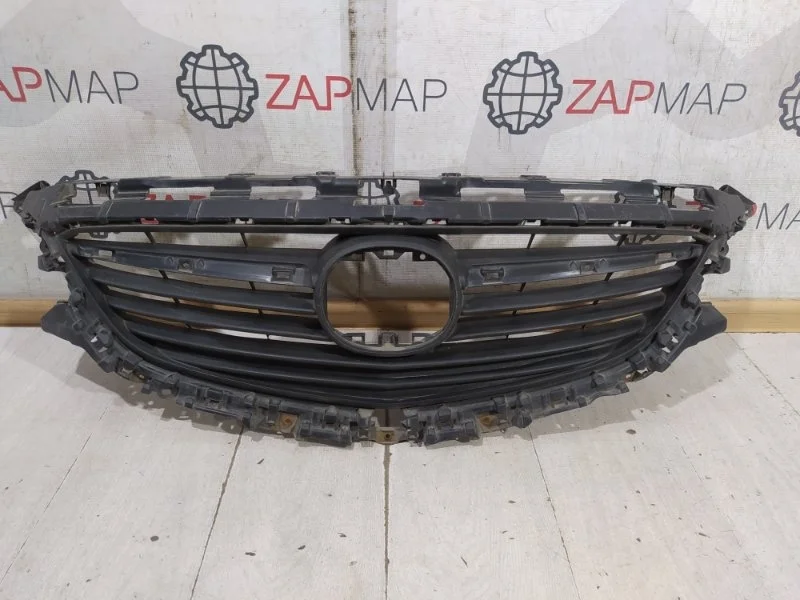 Решетка радиатора передняя Mazda 6 GJ 2012-2015