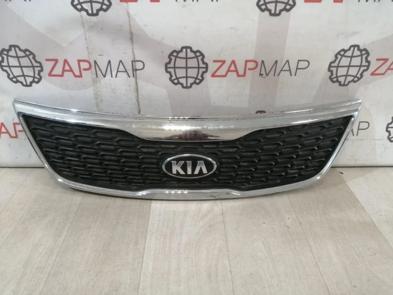 Решетка радиатора передняя Kia Sorento XM 2012 -